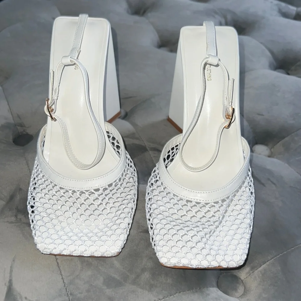 White sandals - Picture 2 of 4